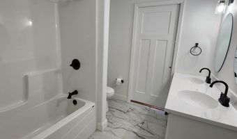 604 Marvin Ave, Ava, MO 65608