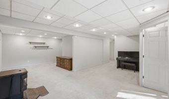 80 Skytop Rd, Andover, NJ 07860