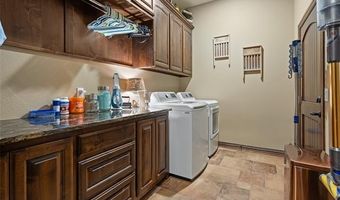 579 Chateau Bnd, Ardmore, OK 73401