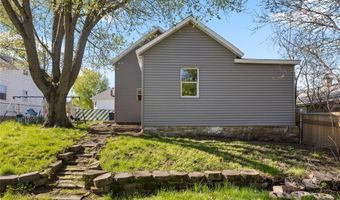 102 W Walnut St, Anamosa, IA 52205