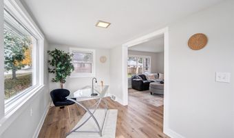 212 Nile Kinnick Dr N, Adel, IA 50003