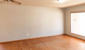 204 Acoma Dr, Clovis, NM 88101