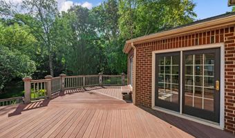 2086 Autumn Hill Dr, Ann Arbor, MI 48103