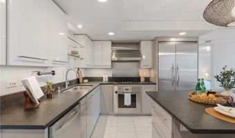1200 Queen Emma St 1406, Honolulu, HI 96813
