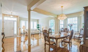 19 Fountain View Dr, Barnegat, NJ 08005