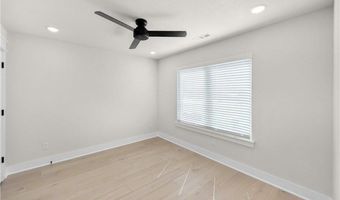 30 Benwick Ln, Bella Vista, AR 72714