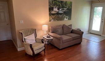 9 Apalachee St, Apalachicola, FL 32320