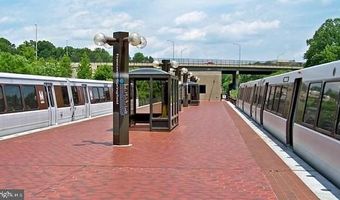120 CAMBRIA Walk, Alexandria, VA 22304