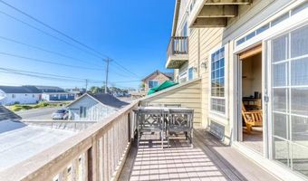 547 FRONT St, Rockaway Beach, OR 97136