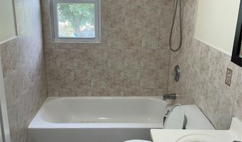 42 Benburb St, Amityville, NY 11701