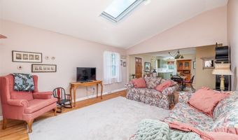 15 Lake Wallkill Rd, Alloway, NJ 07461