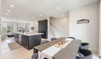 23156 HORSESHOE TRAIL Sq, Ashburn, VA 20148