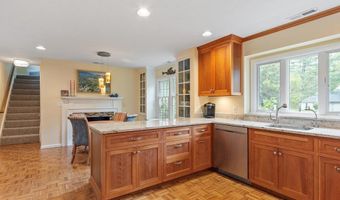 36 Pickman Dr, Bedford, MA 01730