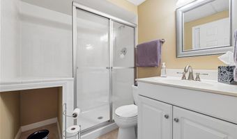 1710 Ridgeview Circle Dr, Ballwin, MO 63021