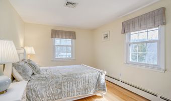 7 Side Hill Ln, Danbury, CT 06810