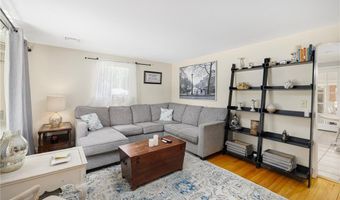 82 Sherry Ave, Bristol, RI 02809