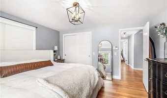 64 Dean St, Cranston, RI 02920