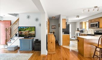 21 Bowling Green Ln, Belfast, ME 04915