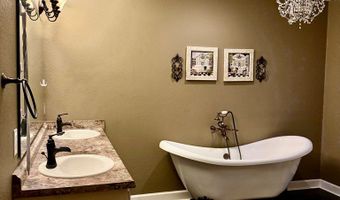57 Brandon St, Baxley, GA 31513