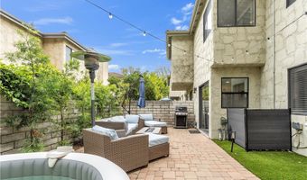 29729 Strawberry Hill Dr, Agoura Hills, CA 91301