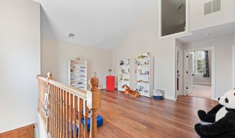 25 CARSDALE Dr, Belle Mead, NJ 08502