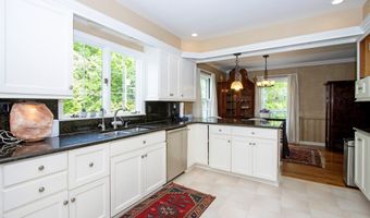 330 N Countryside Dr, Ashland, OH 44805