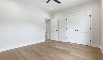 7648 S Shoreline Blvd, Benton, AR 72019