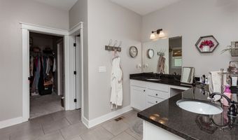 1816 Starling Ct, Polk City, IA 50226