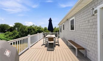 39 Hope Ln, Narragansett, RI 02882