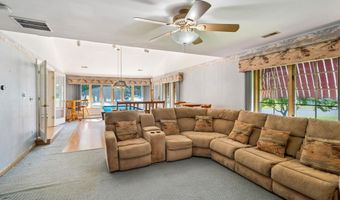 4 E Curran Dr, Absecon, NJ 08201