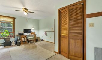 8 New London Dr, Barnstead, NH 03225