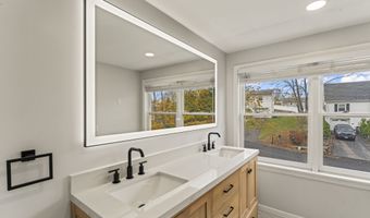 15 Berkshire Dr, Brookfield, CT 06804