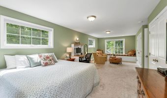 16 Palm Ln, Alton, NH 03809