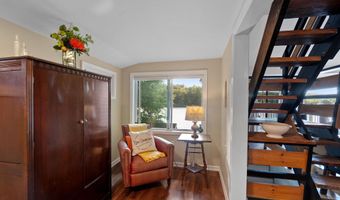 35 Greenwood Rd, Amherst, NH 03031