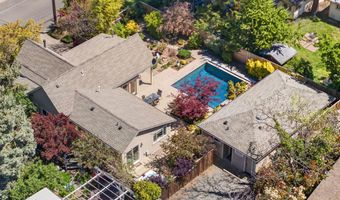 746 C St, Ashland, OR 97520