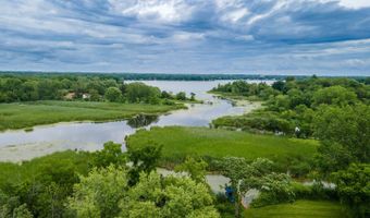 42782 N Lake Ave, Antioch, IL 60002
