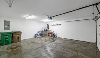 1046 10th Ave NW, Altoona, IA 50009
