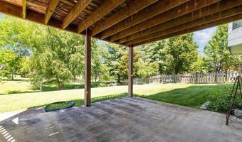 403 Arbor Glen Dr, Ballwin, MO 63021