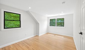 11 Budd Dr, Bethel, CT 06801