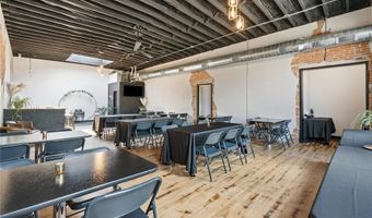 103 E Main St, Anamosa, IA 52205