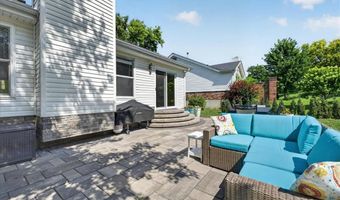 918 Claybend Dr, Ballwin, MO 63011