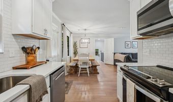 100 HUMMINGBIRD Cir, Alabaster, AL 35007