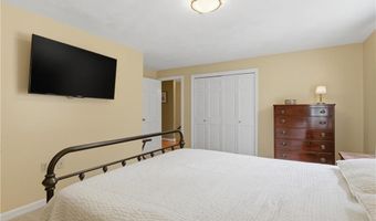 40 White Pine Dr, Glocester, RI 02814