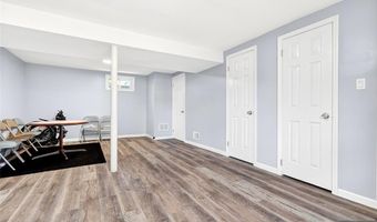 166 Pleasant Ave, Bergenfield, NJ 07621