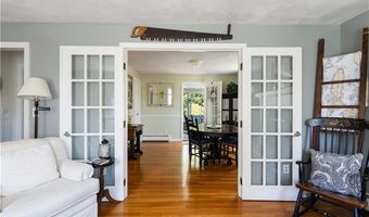 43 Academy Ave, Bristol, RI 02809