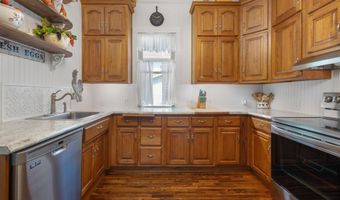 702 S Van Buren St, Auburn, IN 46706
