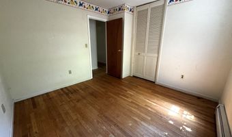 142 Pine Cir, Bennington, VT 05201