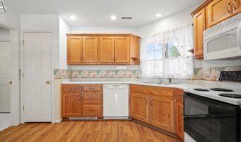 1107 Ashwood Dr, Auburn, IN 46706