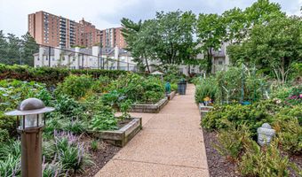 5300 HOLMES RUN Pkwy 417, Alexandria, VA 22304