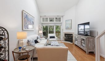 2102 CHESAPEAKE HARBOUR Dr E, Annapolis, MD 21403